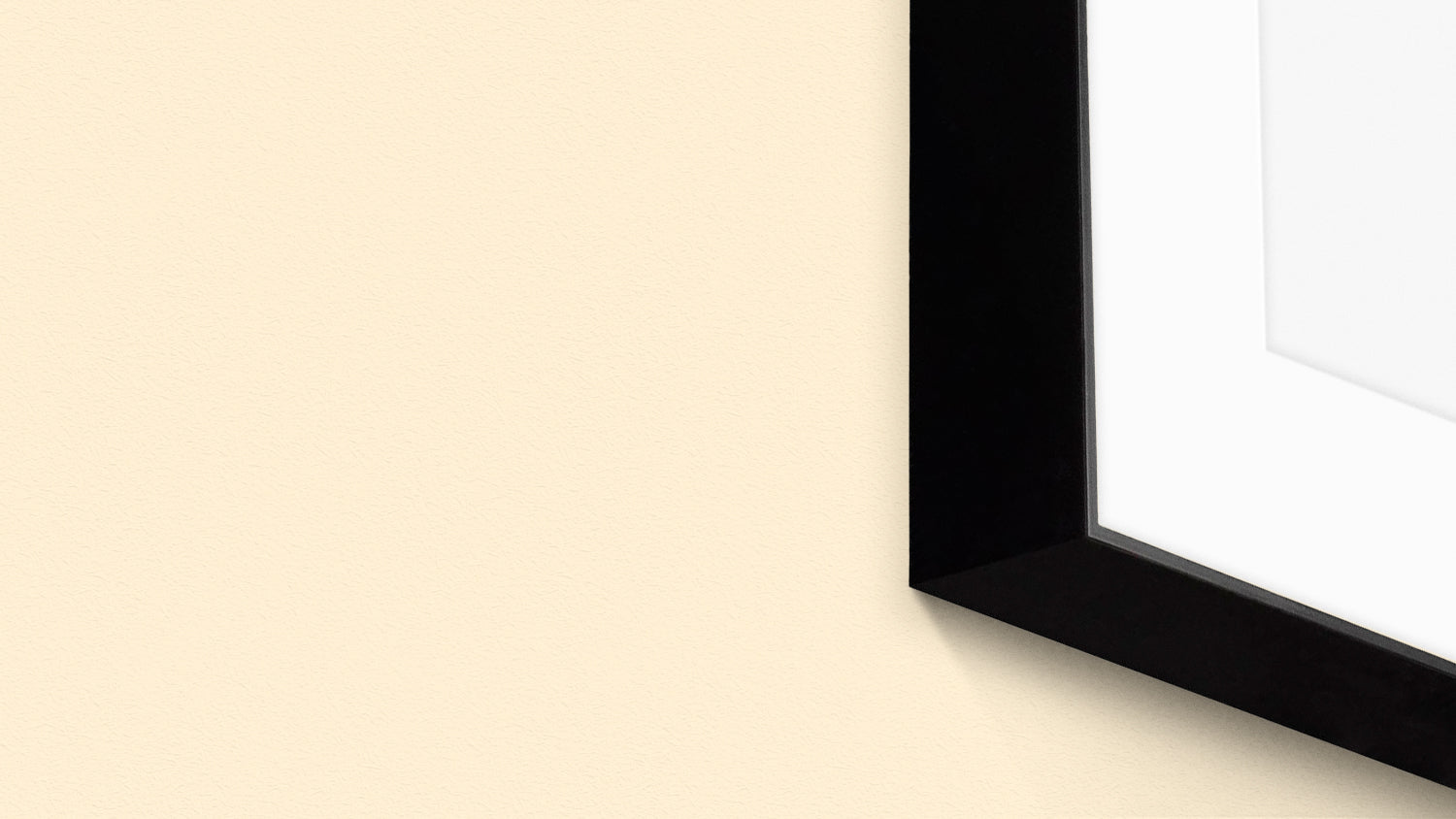 Helmsley Frame in Black