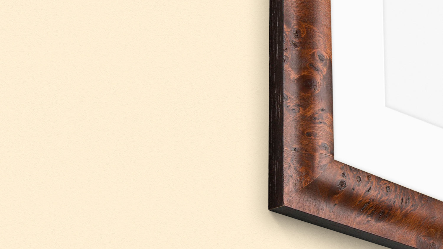 Cantebury Frame in Walnut